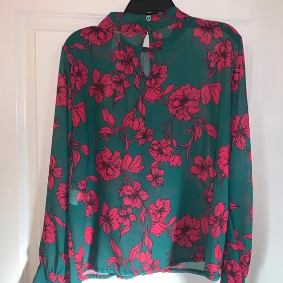 Italian Made - Cute top from Europe - Picture 2 of 2